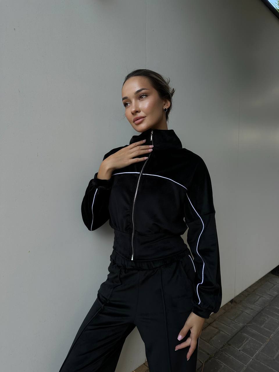 Kvinnors sportiga fleece loungewear-set med kortad jacka och bekväma byxor Chic & Style-Eva Jonsson