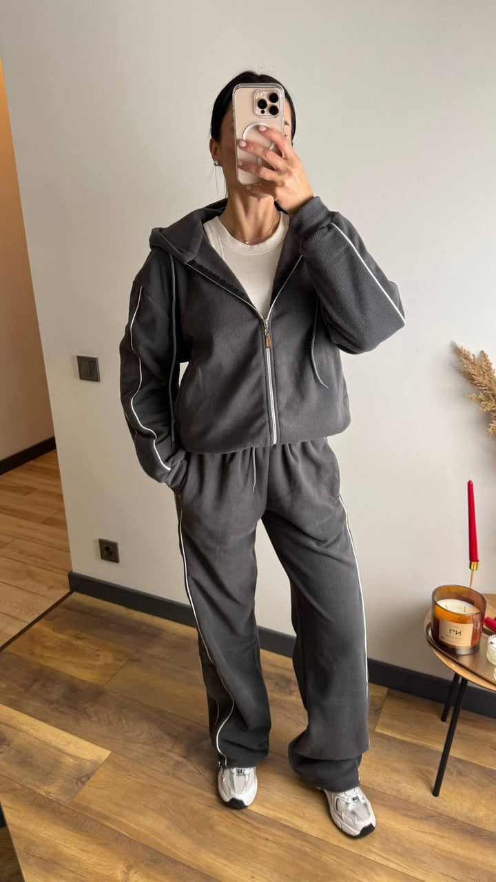 Kvinnors sportiga fleece träningsoverall set med dragkedja och sidostråk Mirla-Eva Jonsson