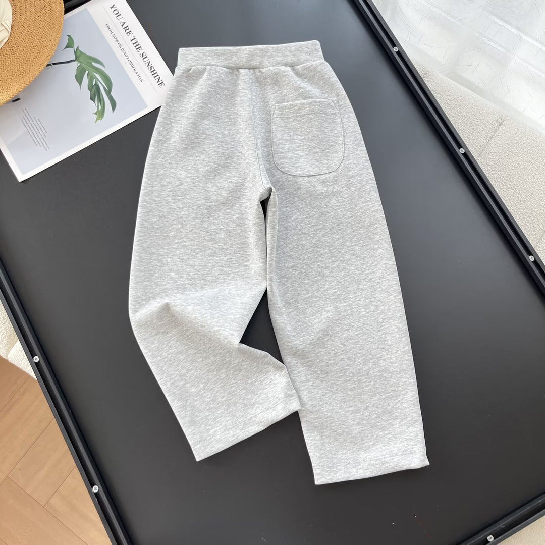 Kvinnors sportiga fritidsbyxor med elastisk midja och praktiska fickor Mirla-Eva Jonsson