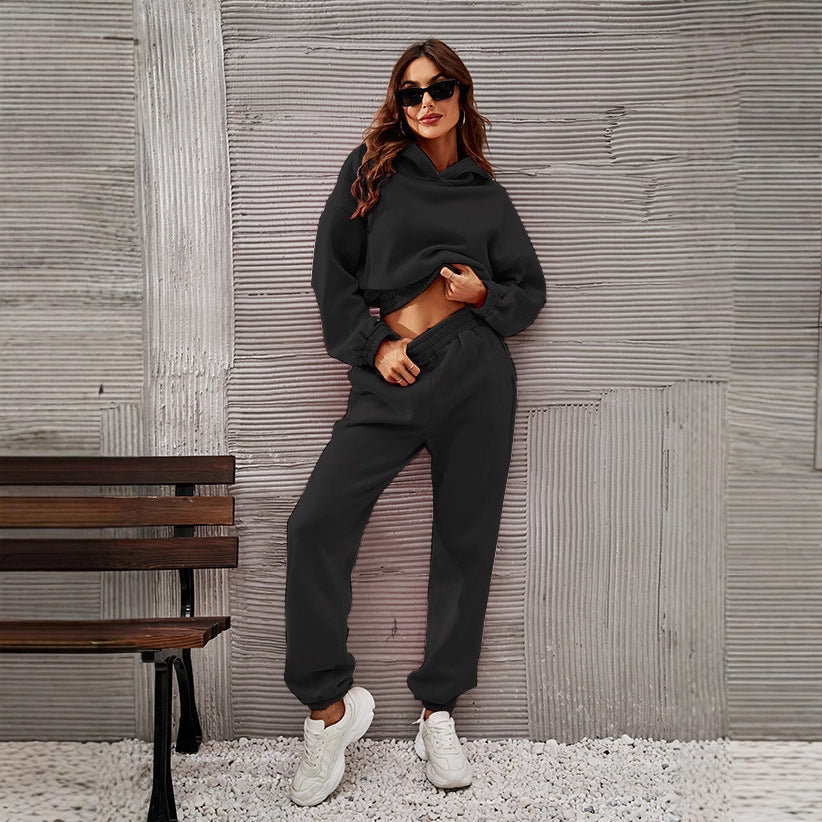 Kvinnors sportiga fritidsdräkt med oversized hoodie och elastiska joggers Mirla-Eva Jonsson