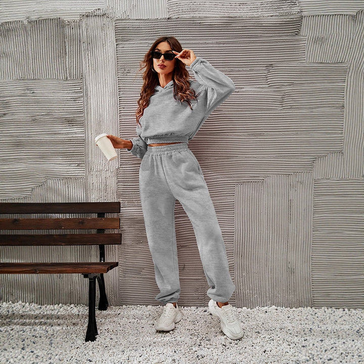 Kvinnors sportiga fritidsdräkt med oversized hoodie och elastiska joggers Mirla-Eva Jonsson