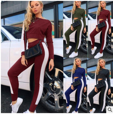 Kvinnors sportiga fritidsset med crop top och tajta byxor Mirla-Eva Jonsson