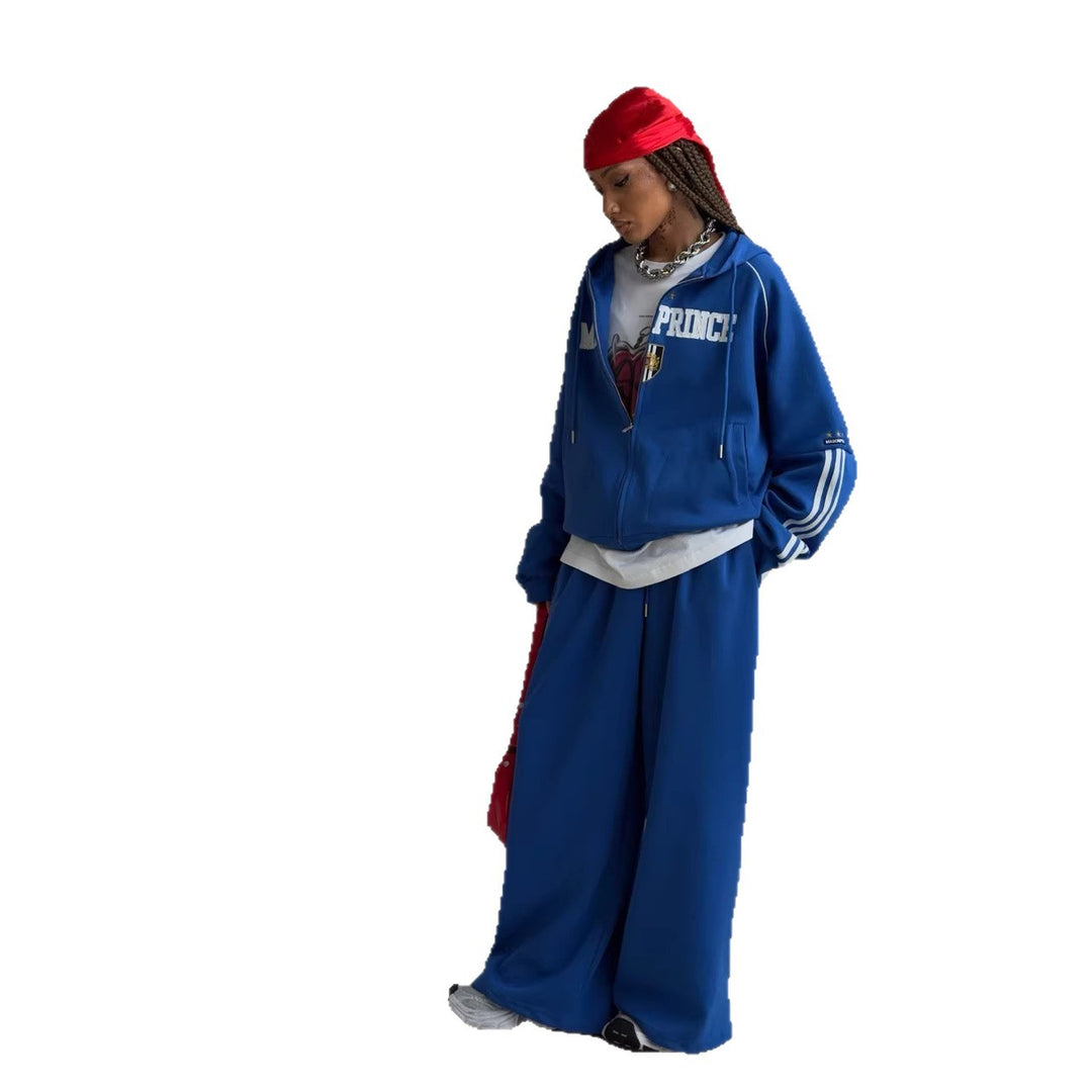 Kvinnors sportiga fritidsset med löst skuren hoodie och löst sittande byxor Mirla-Eva Jonsson