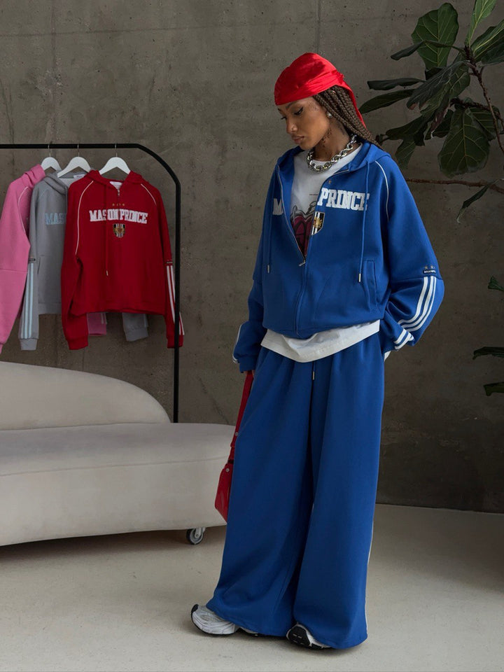 Kvinnors sportiga fritidsset med löst skuren hoodie och löst sittande byxor Mirla-Eva Jonsson