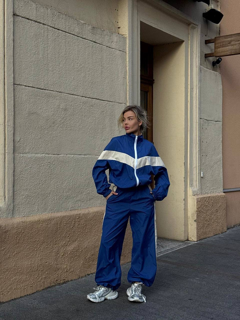 Kvinnors sportiga funktionella jacka med hög krage och dragkedja Mirla-Eva Jonsson