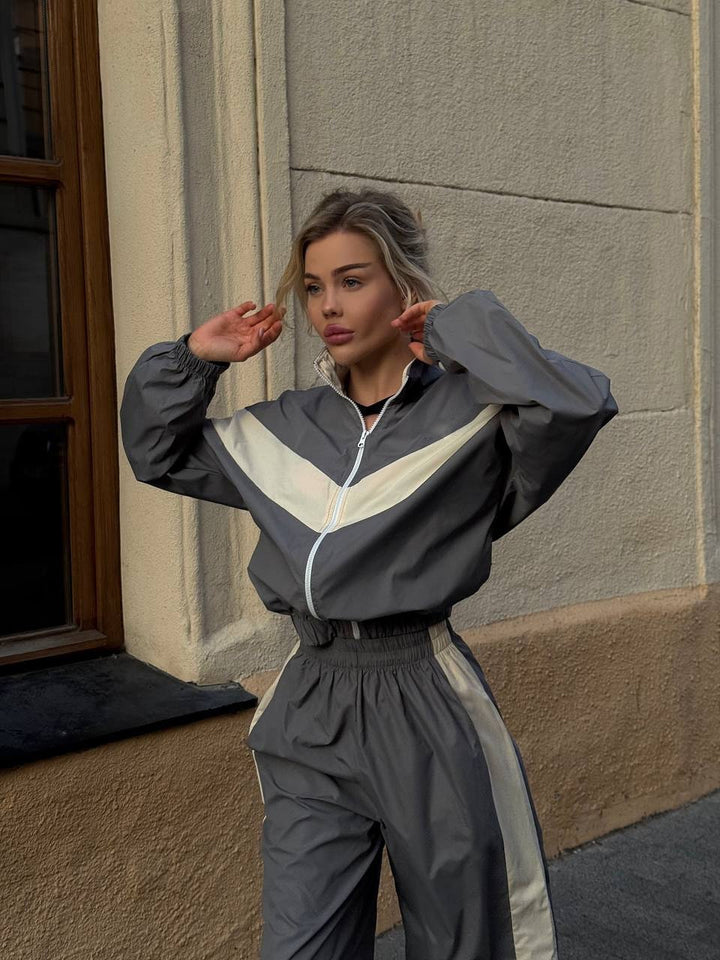 Kvinnors sportiga funktionella jacka med hög krage och dragkedja Mirla-Eva Jonsson