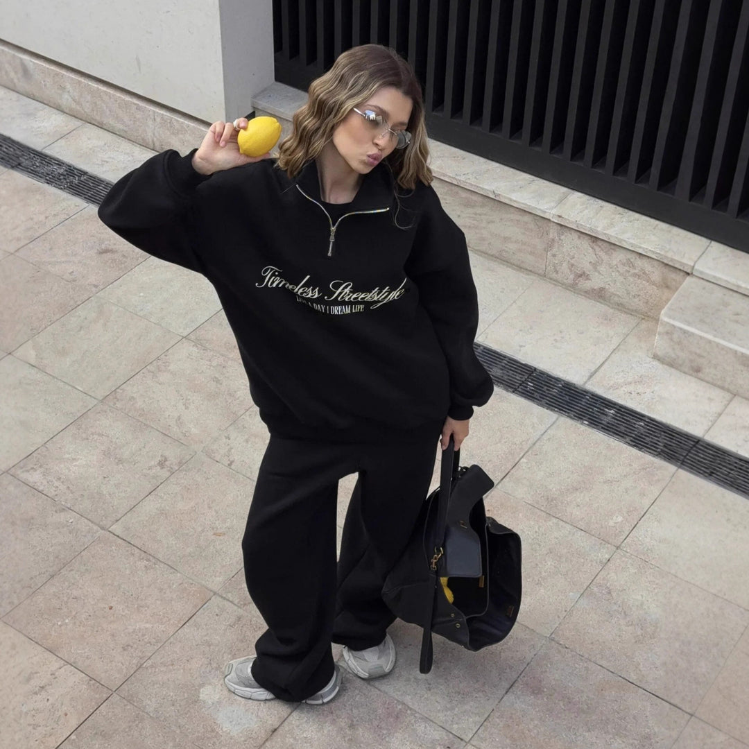 Kvinnors sportiga hoodie med ståkrage och dragkedja Mirla-Eva Jonsson