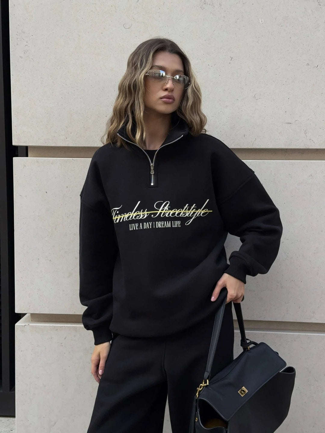 Kvinnors sportiga hoodie med ståkrage och dragkedja Mirla-Eva Jonsson