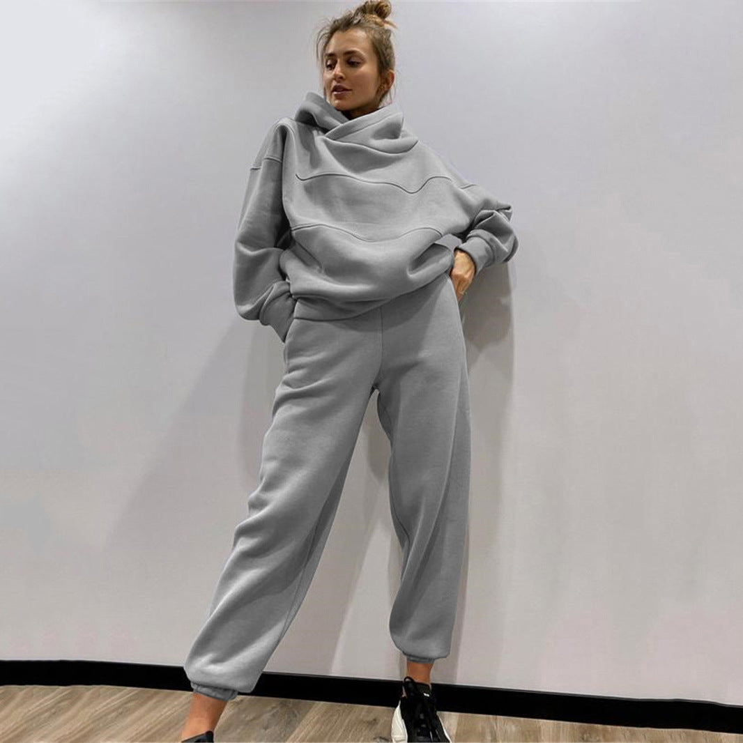 Kvinnors sportiga hoodie och bekväma byxor med bred skärning Mirla-Eva Jonsson