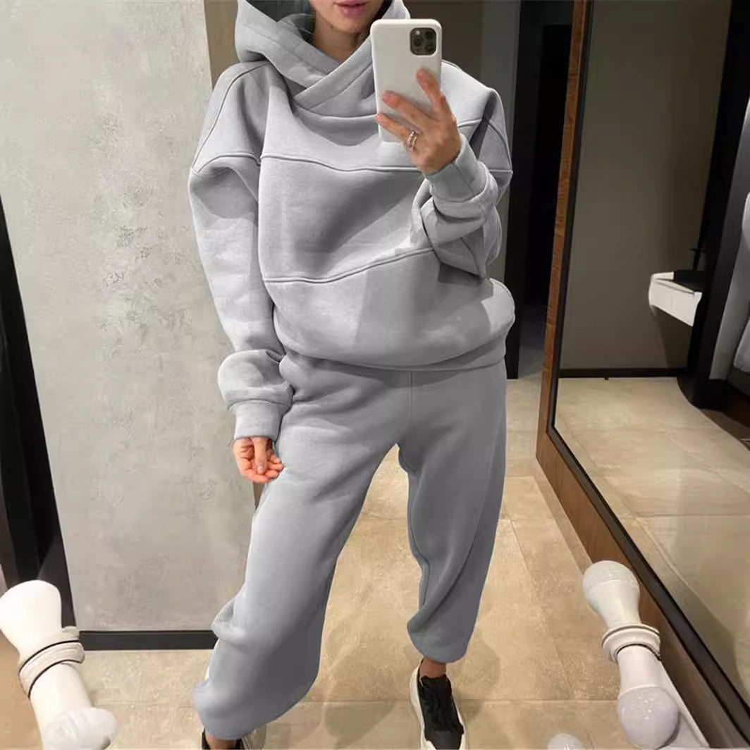 Kvinnors sportiga hoodie och bekväma byxor med bred skärning Mirla-Eva Jonsson
