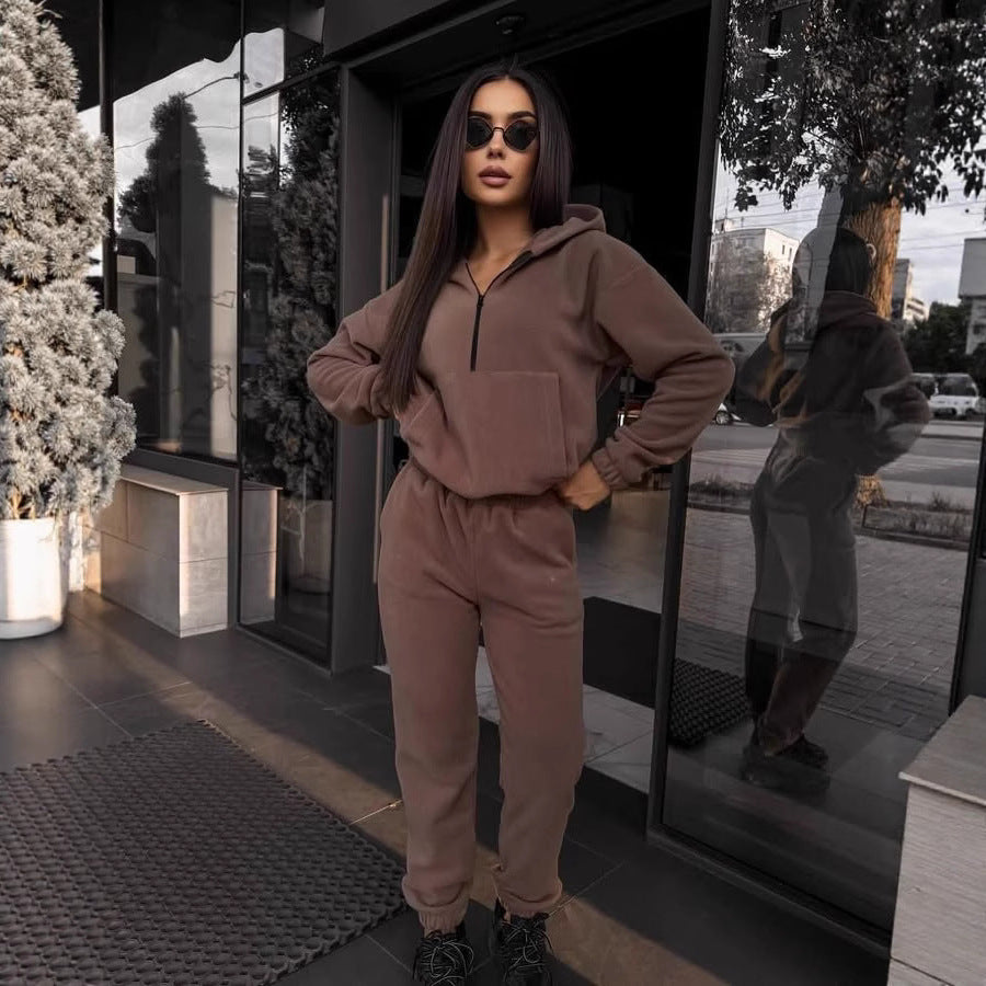 Kvinnors sportiga hoodie och joggingbyxor set Mirla-Eva Jonsson
