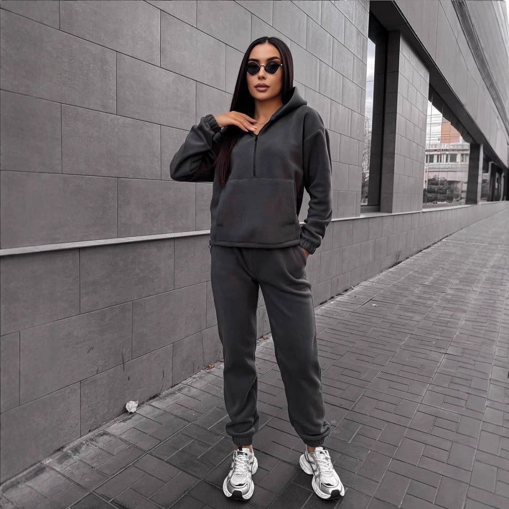 Kvinnors sportiga hoodie och joggingbyxor set Mirla-Eva Jonsson