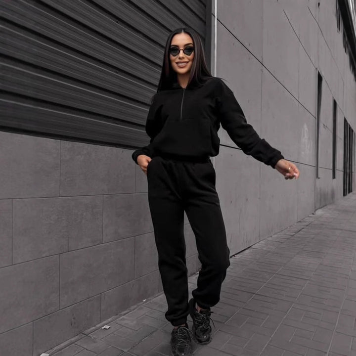 Kvinnors sportiga hoodie och joggingbyxor set Mirla-Eva Jonsson