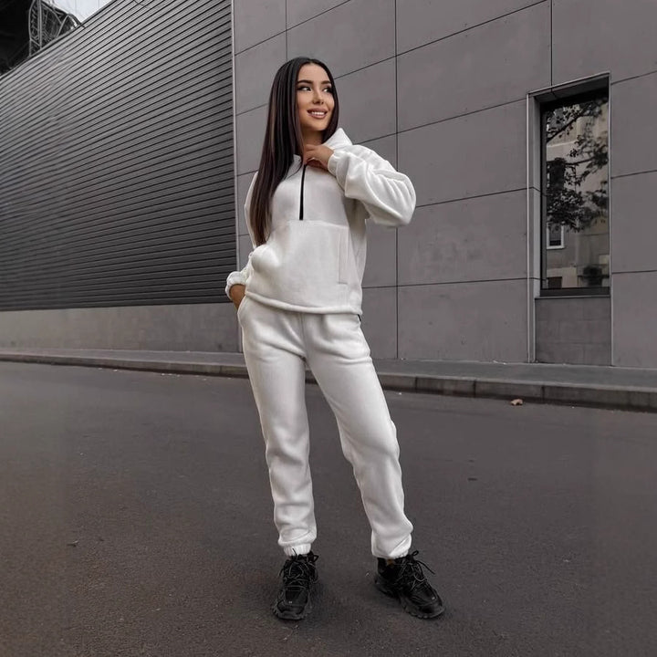 Kvinnors sportiga hoodie och joggingbyxor set Mirla-Eva Jonsson