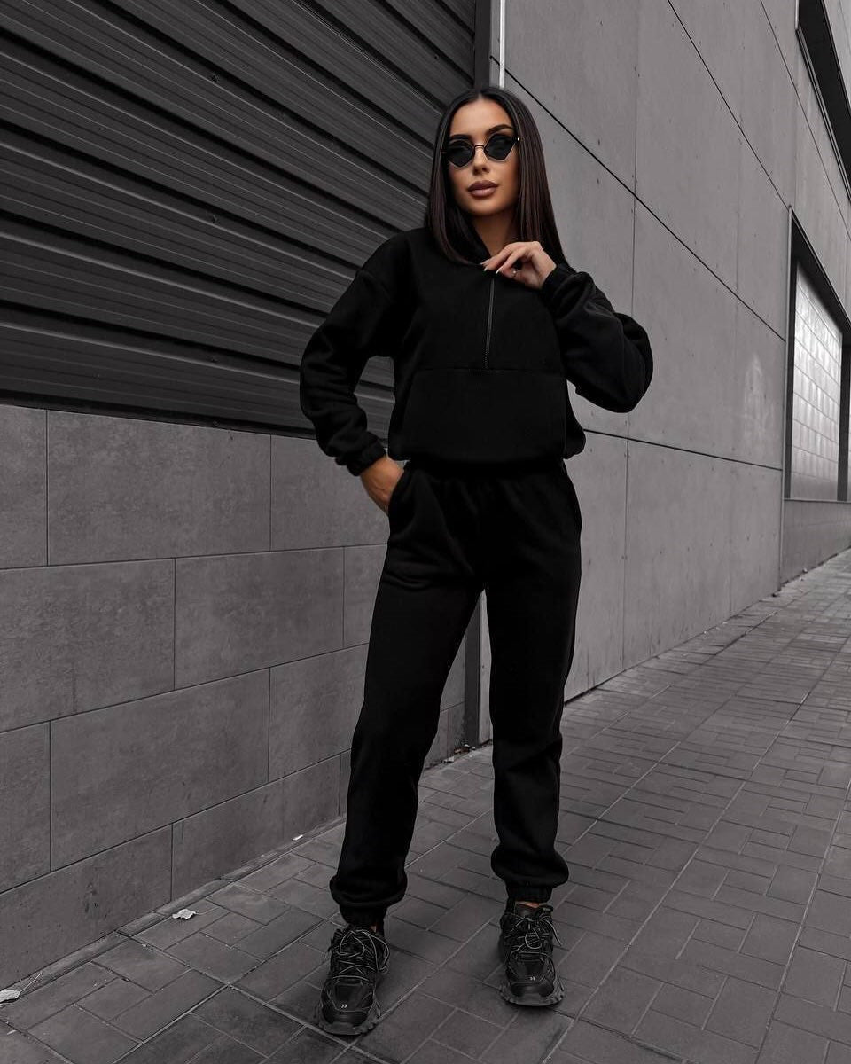 Kvinnors sportiga hoodie och joggingbyxor set Mirla-Eva Jonsson