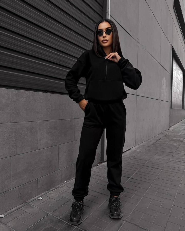 Kvinnors sportiga hoodie och joggingbyxor set Mirla-Eva Jonsson