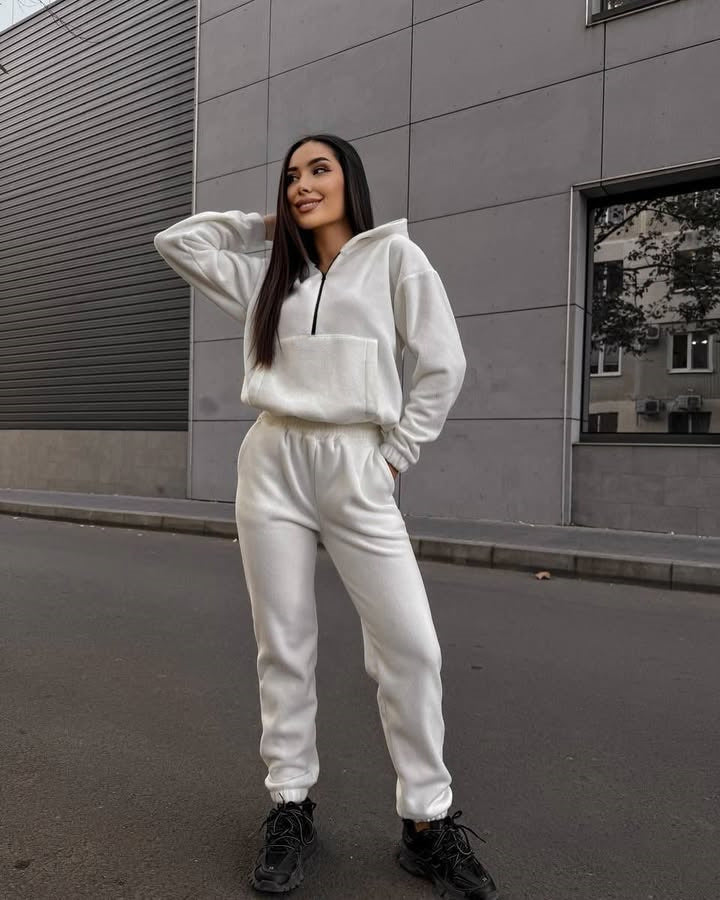 Kvinnors sportiga hoodie och joggingbyxor set Mirla-Eva Jonsson