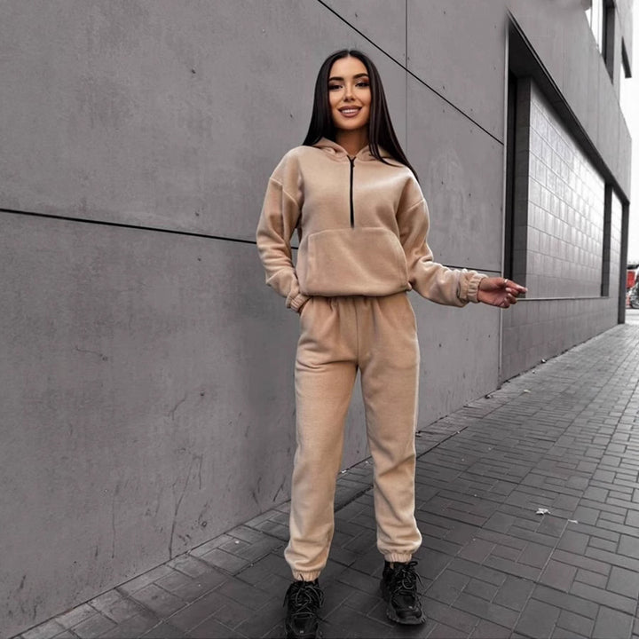 Kvinnors sportiga hoodie och joggingbyxor set Mirla-Eva Jonsson