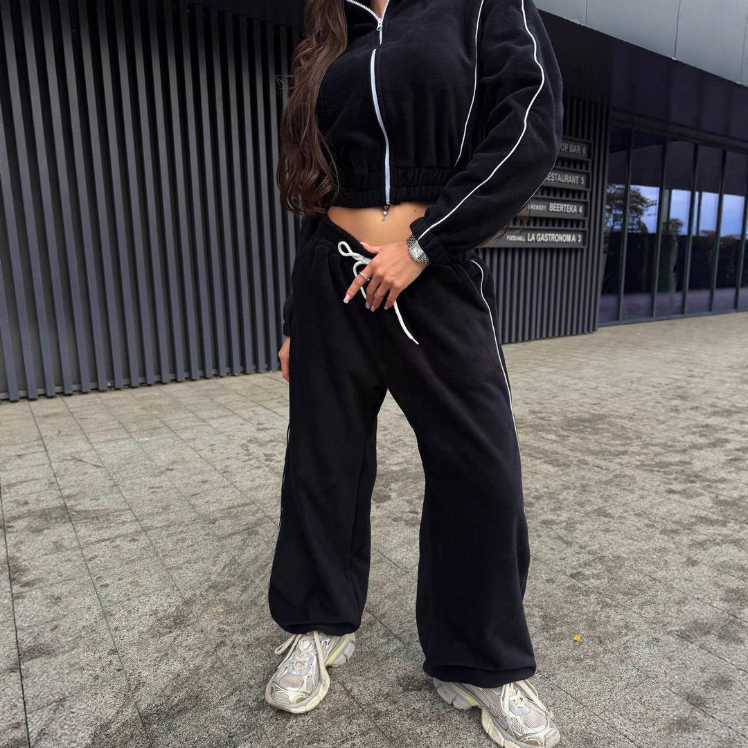 Kvinnors sportiga hoodie-set med en lös passform Chic & Style-Eva Jonsson