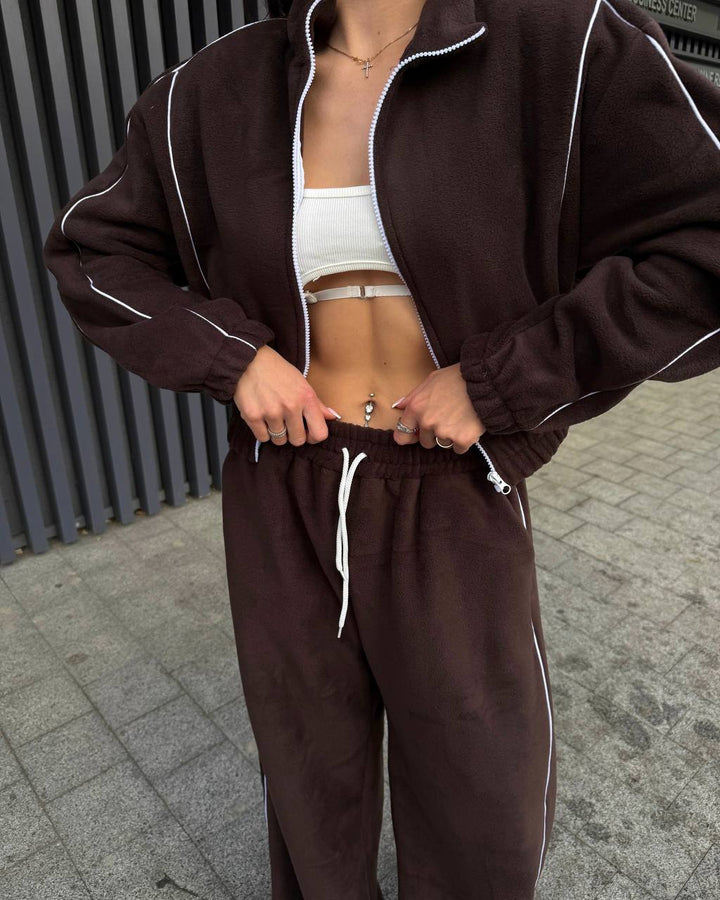Kvinnors sportiga hoodie-set med en lös passform Chic & Style-Eva Jonsson