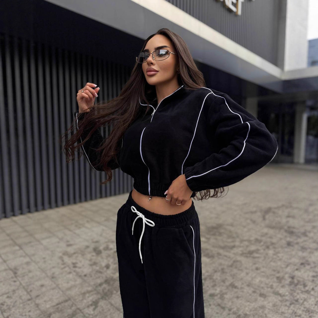 Kvinnors sportiga hoodie-set med en lös passform Chic & Style-Eva Jonsson