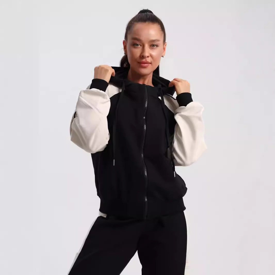 Kvinnors sportiga huvtröja tracksuit med bekväma nagelränder Mirla-Eva Jonsson