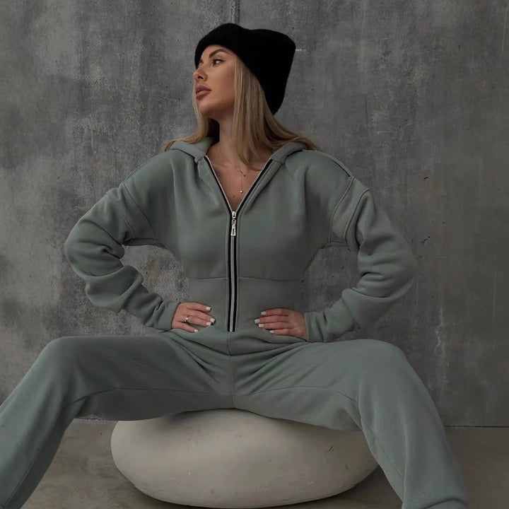 Kvinnors sportiga jumpsuit med dragkedja och hög krage Mirla-Eva Jonsson
