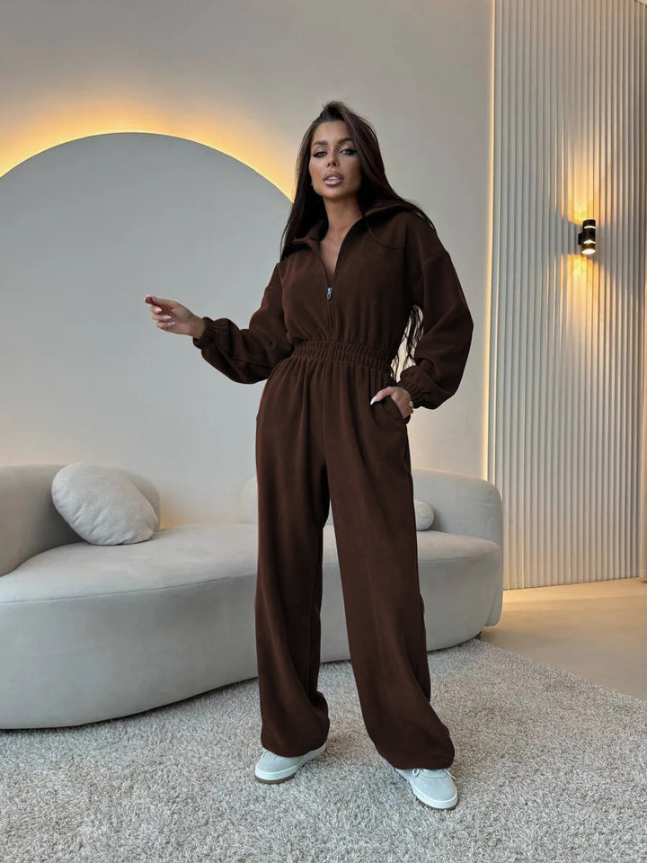 Kvinnors sportiga jumpsuit med hög midjeband och dolda dragkedja Mirla-Eva Jonsson