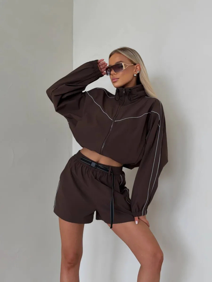 Kvinnors sportiga kort jacka och shorts set Mirla-Eva Jonsson