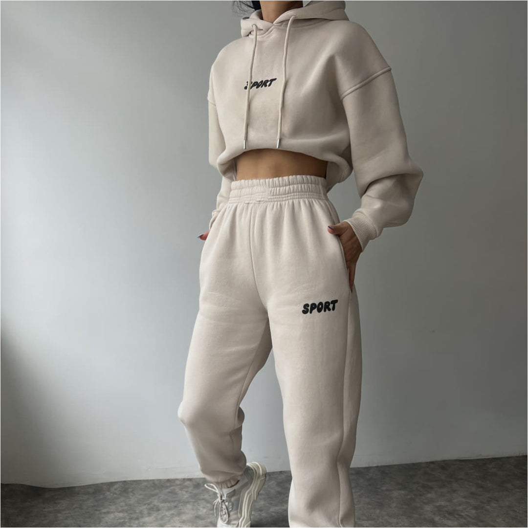 Kvinnors sportiga korta hoodie och sweatpants set Mirla-Eva Jonsson
