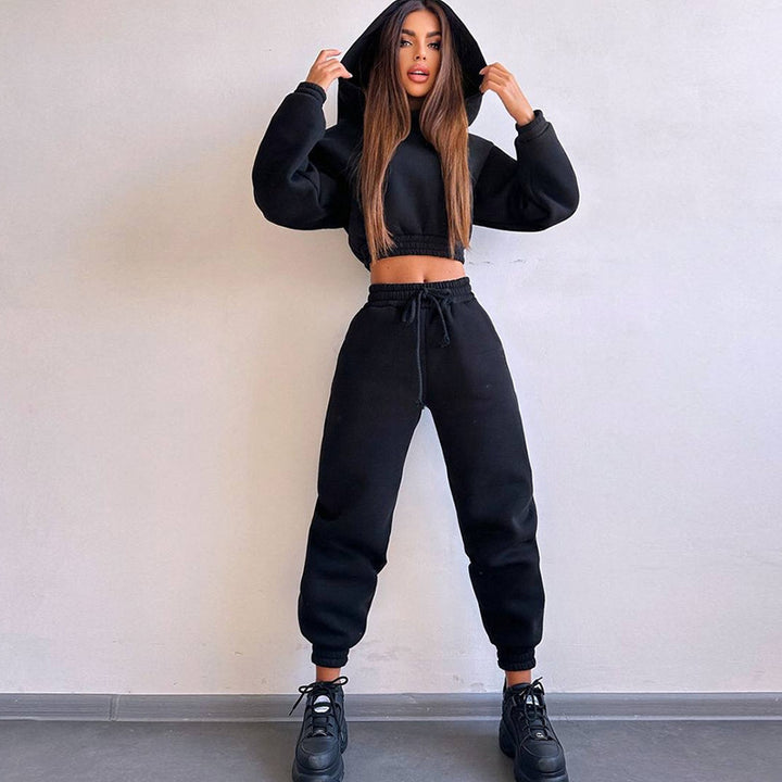 Kvinnors sportiga korta sweat set med elastisk midja och praktiska fickor-Eva Jonsson
