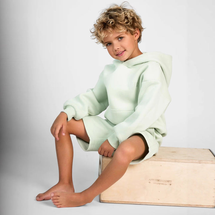 Kvinnors sportiga kortärmad set med huva och bekväma shorts Mirla-Eva Jonsson