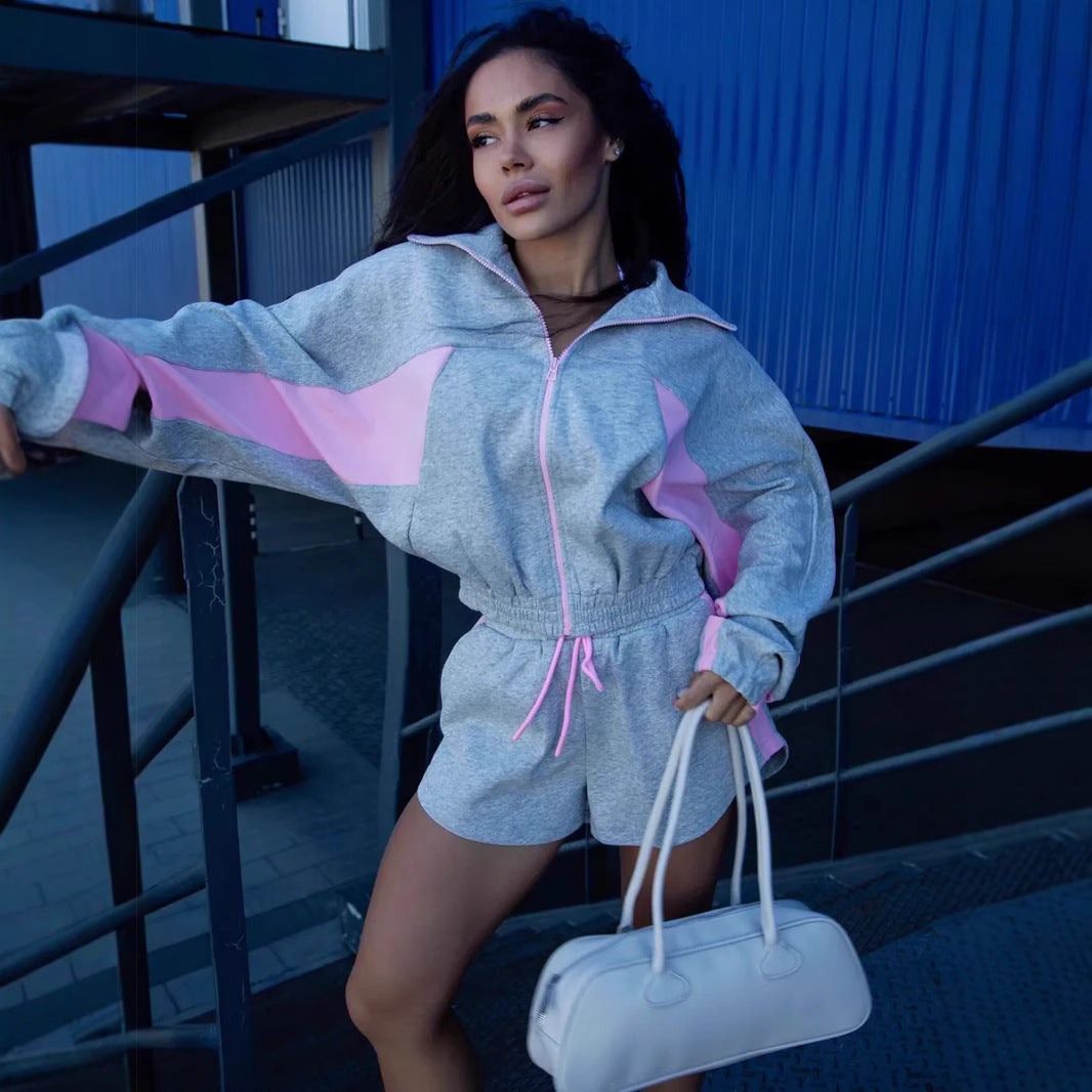 Kvinnors sportiga kortärmad set med trendig jacka och bekväma shorts Mirla-Eva Jonsson