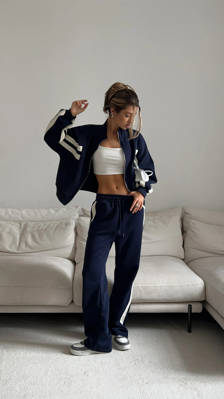 Kvinnors sportiga lounge-set med bekväm zip-jacka och vida byxor Mirla-Eva Jonsson