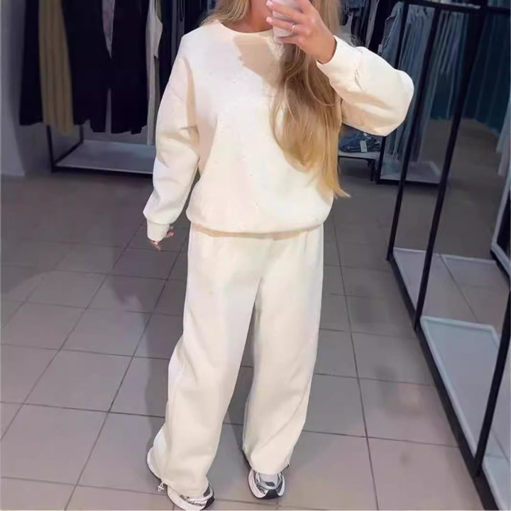 Kvinnors sportiga lounge set med glittrande detalj och lös passform Mirla-Eva Jonsson