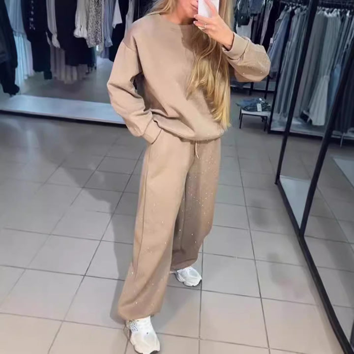 Kvinnors sportiga lounge set med glittrande detalj och lös passform Mirla-Eva Jonsson