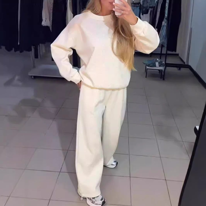 Kvinnors sportiga lounge set med glittrande detalj och lös passform Mirla-Eva Jonsson