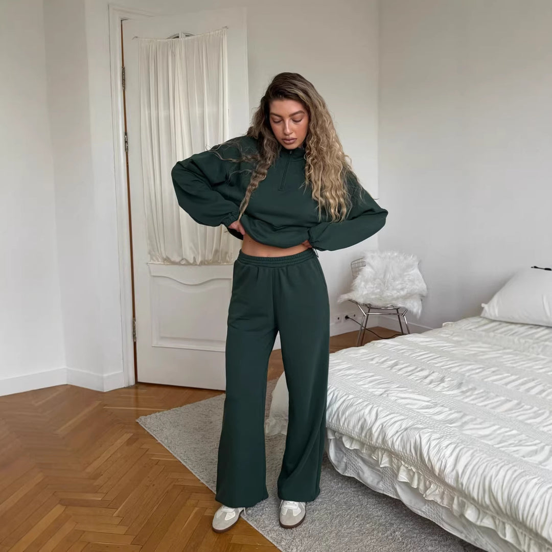 Kvinnors sportiga lounge set med högkrage dragkedja och bekväma byxor Mirla-Eva Jonsson