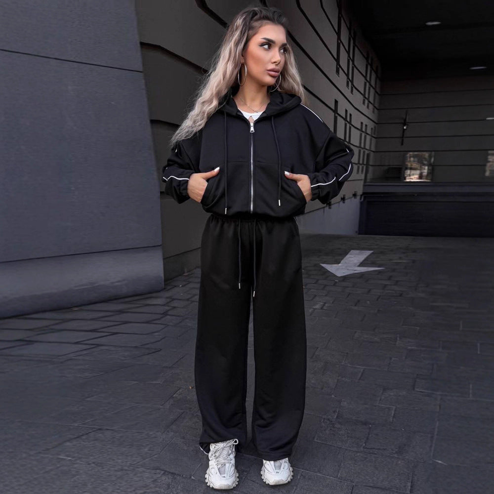 Kvinnors sportiga lounge set med huva och vida byxor Mirla-Eva Jonsson