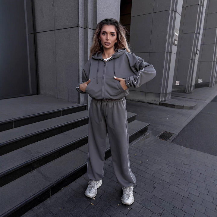 Kvinnors sportiga lounge set med huva och vida byxor Mirla-Eva Jonsson