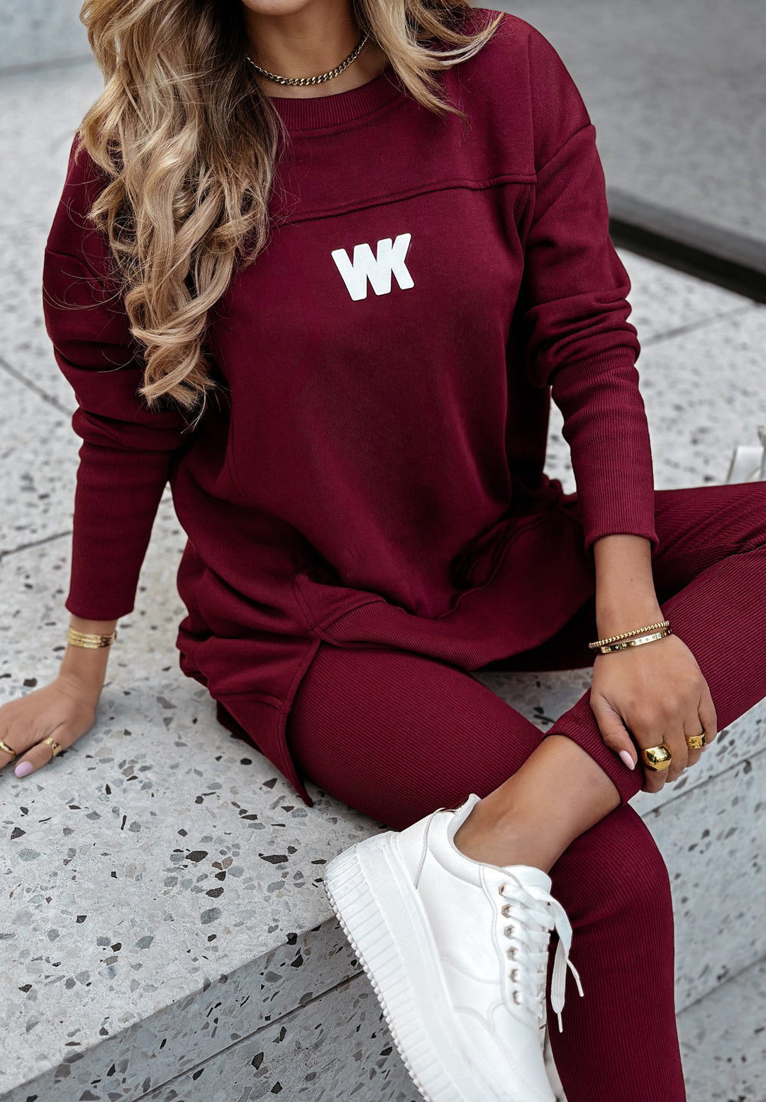 Kvinnors sportiga lounge-set med oversized sweatshirt och figurnära leggings Mirla-Eva Jonsson