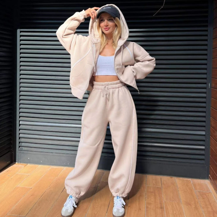Kvinnors sportiga loungekläder set med hoodie och eleganta ränder-Eva Jonsson