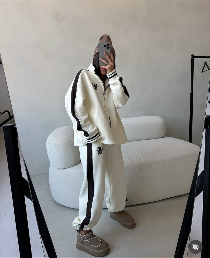 Kvinnors sportiga loungewear-set med högkragad dragkedja och bekväma byxor Mirla-Eva Jonsson