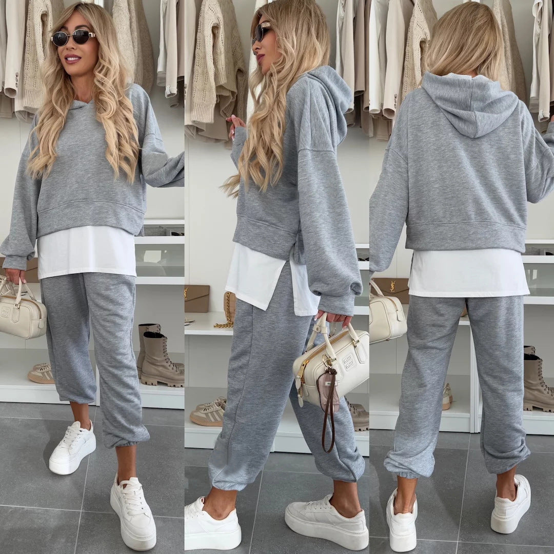 Kvinnors sportiga och trendiga hoodie-set med croppad skärning och bekväma byxor Mirla-Eva Jonsson