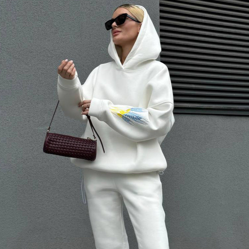 Kvinnors sportiga set bestående av hoodie och joggers Mirla-Eva Jonsson