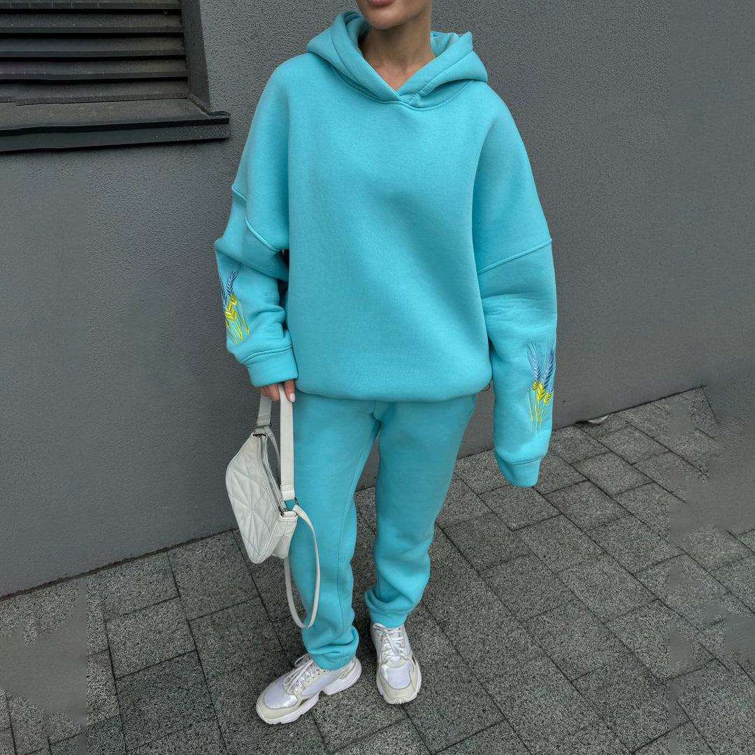 Kvinnors sportiga set bestående av hoodie och joggers Mirla-Eva Jonsson