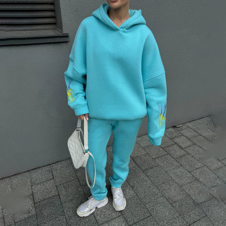 Kvinnors sportiga set bestående av hoodie och joggers Mirla-Eva Jonsson