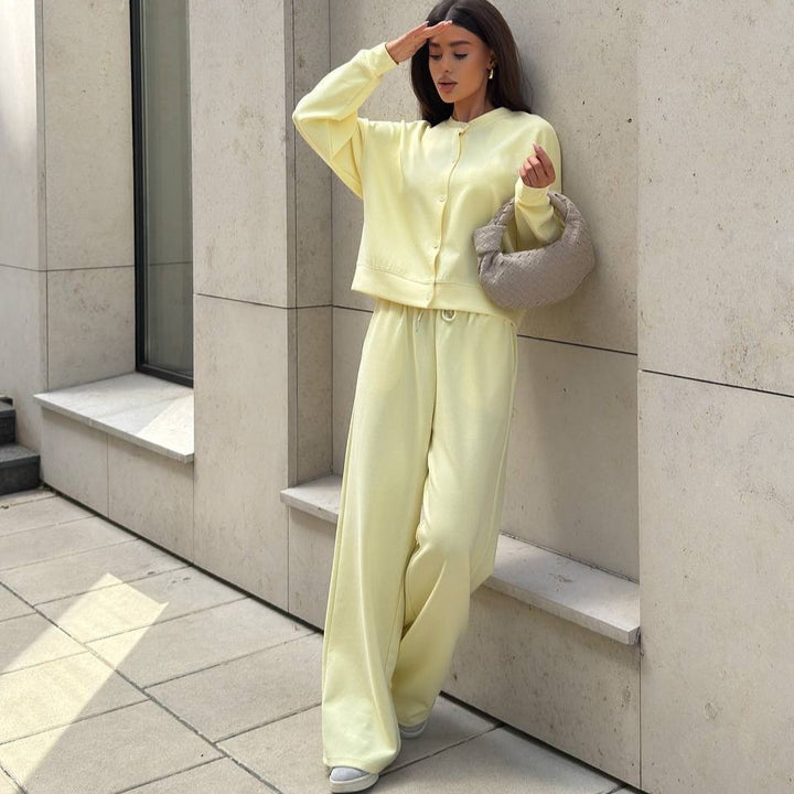 Kvinnors sportiga set med hoodie och vida sweatpants Mirla-Eva Jonsson