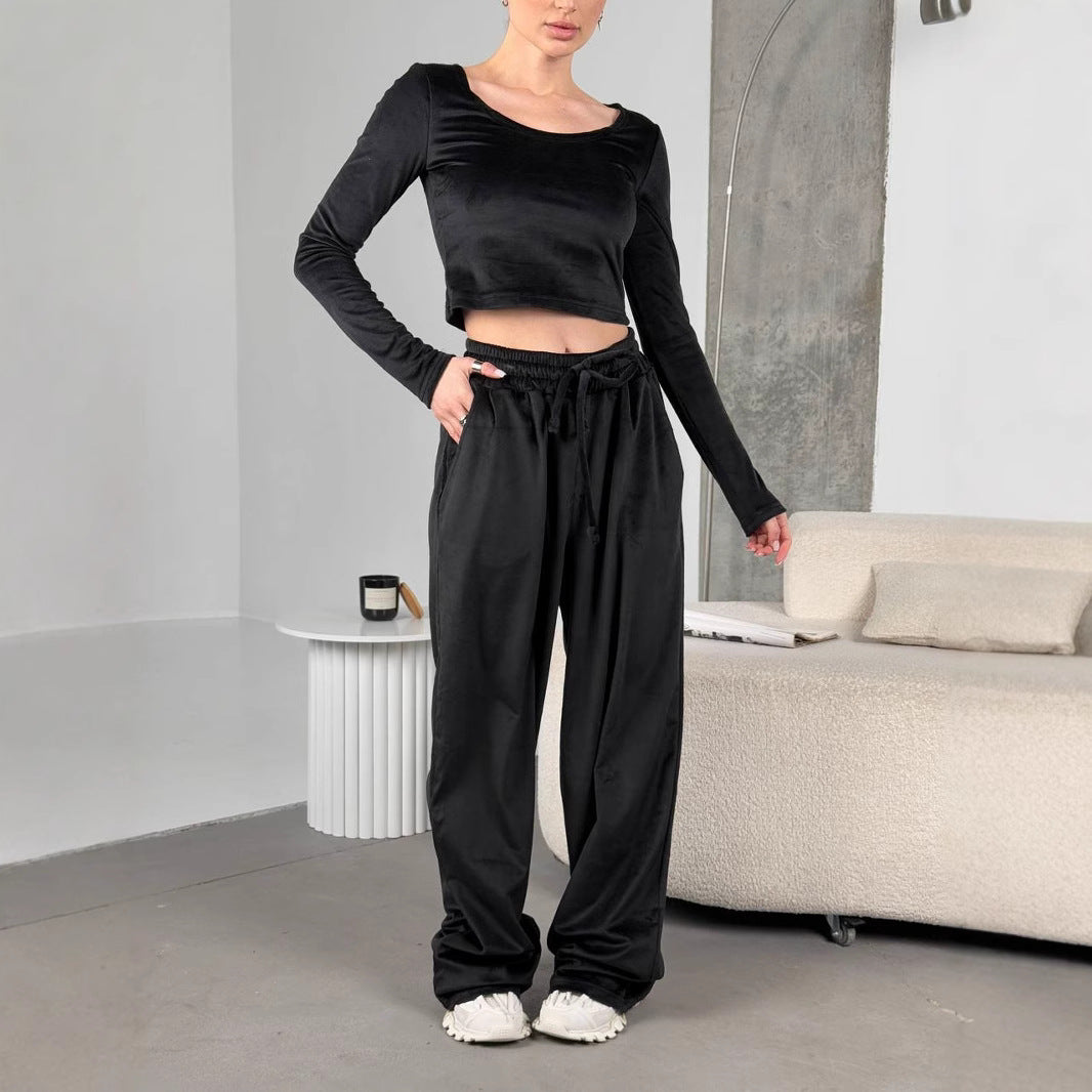 Kvinnors sportiga set med kort topp och vida byxor Mirla-Eva Jonsson