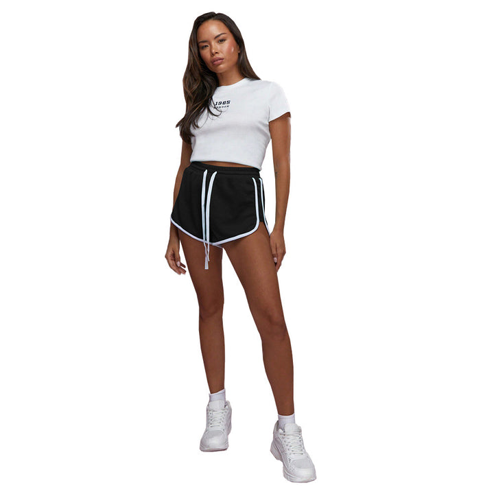 Kvinnors sportiga shorts med högkvalitativ velourtextur och sidokontrastlinjer Mirla-Eva Jonsson